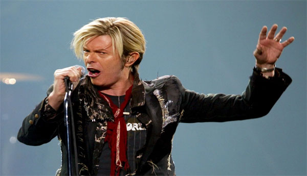 Singer David Bowie dies