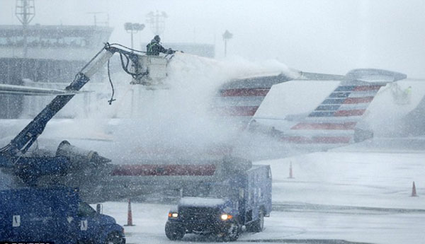 US Snow Storm Caused Cancellation of 7000 Flights