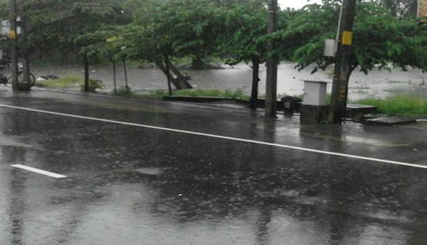 Heavy Shower leading to Flood in Batticaloa area