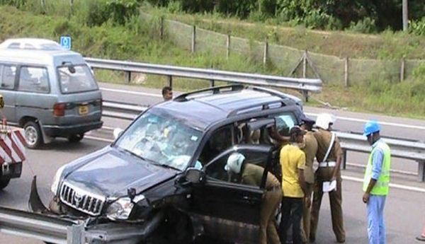 Accident at Pinnaduwa Southern Express Way