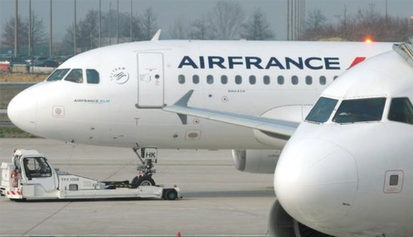 Child  Smuggling in Hand Luggage on Paris  Bound Plane