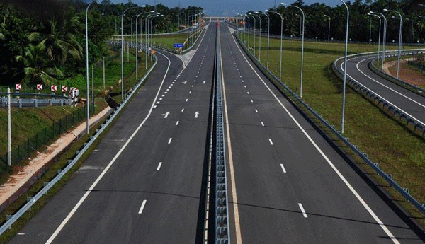 Expressway Earns over  Rs.140 Million During New Year Season