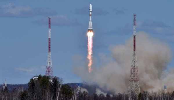 Held up Russian Soyuz Rocket Takes off the ground