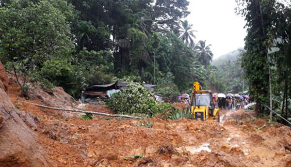 In  Katugannawa landslide 6 Persons  Reported Missing But 2 Bodies Recovered`