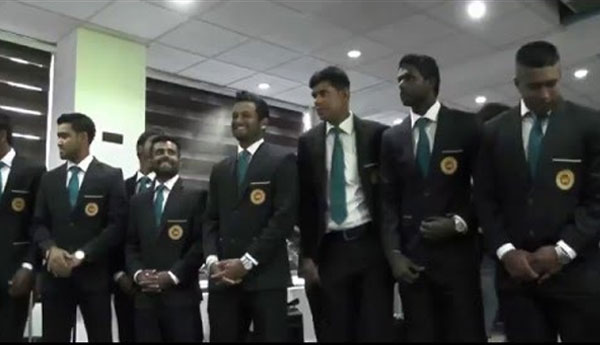 Srilankan Team Flown to England with Dreams (Video)