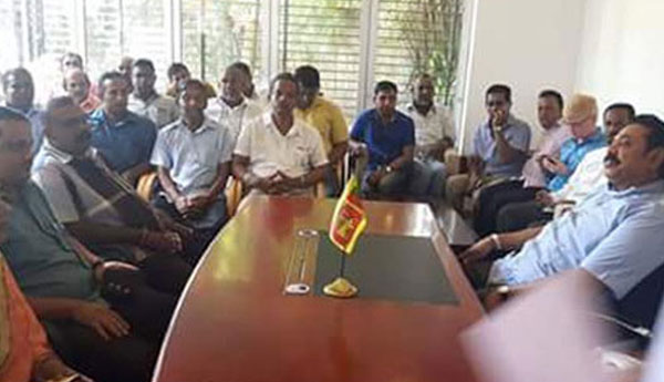 SLFP Members Request  Mahinda  to Form a New Political Party