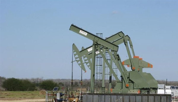 Oil Prices Hold Gains for Week Despite Friday Tumble