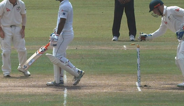 Peter Nevill Cheekily Stumps Dimuth Karunaratne in Australia Vs Sri Lanka Third Test