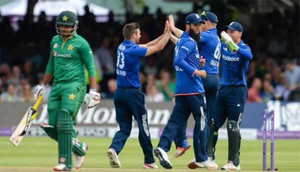 England Won the 2nd ODI by 4 Wickets Against Pakistan