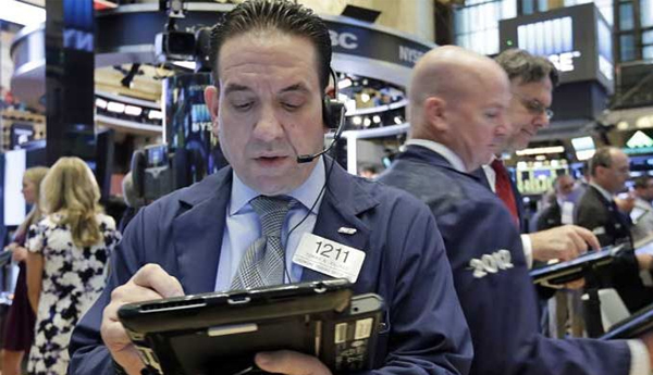 Wall Street Slumps on Weak Ttech, Energy Shares