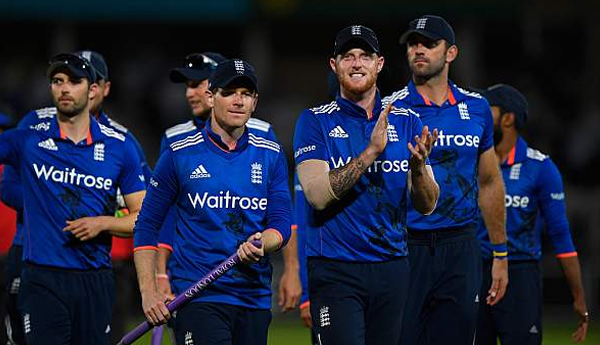 England Beat Pakistan in 4th ODI by 4 Wickets