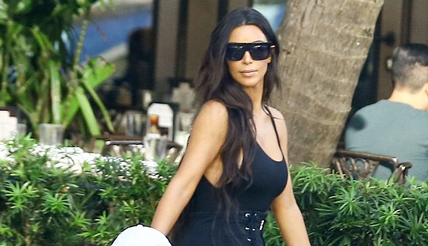 Kim Kardashian is the Bombshell in all Black Outfit