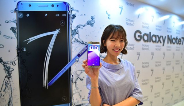 Samsung Recalls Note 7 Flagship Over Explosive Batteries