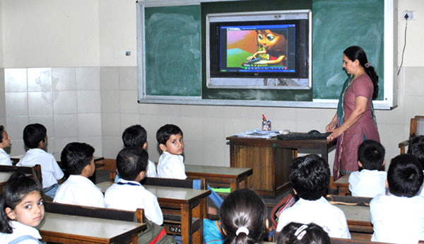25  Smart Classrooms in Srilanka Soon