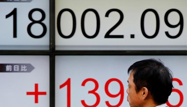 Asia Stocks to end 2016 on Buoyant Note, Euro Calms After Early Spike