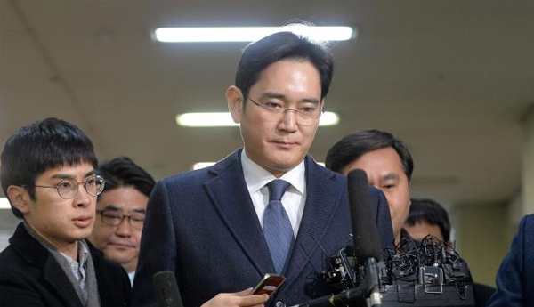 Samsung Chief Questioned Behind Closed Doors in Arrest Warrant Hearing