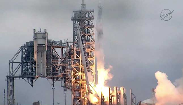 SpaceX Launches Rocket From Historic NASA Pad in Florida