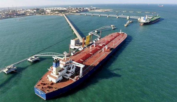 Oil falls as U.S. Supplies, Speculative Length Counter OPEC Cuts