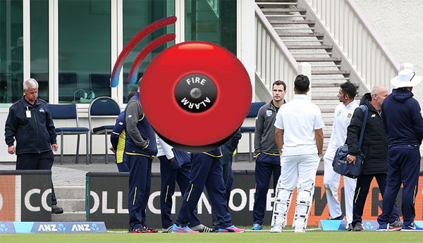 New Zealand v South Africa, 1st Test, Dunedin, 3rd day: Fire alarm forces stoppage in Dunedin
