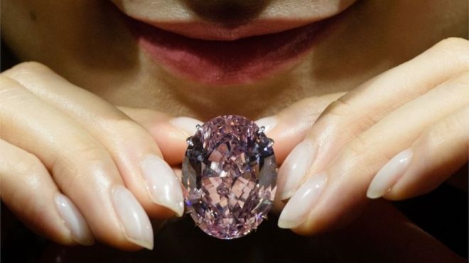 Pink Star Diamond Sets New World Record in Hong Kong