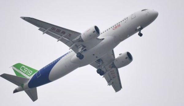 China’s first big passenger plane takes off for maiden flight
