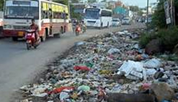 Dumping Garbage on Road From Vehicles, 17 Arrested  in Colombo