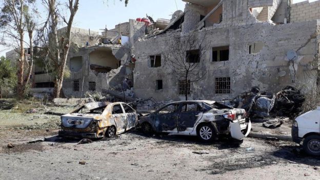 Syria conflict: Damascus bomber strikes after car chase