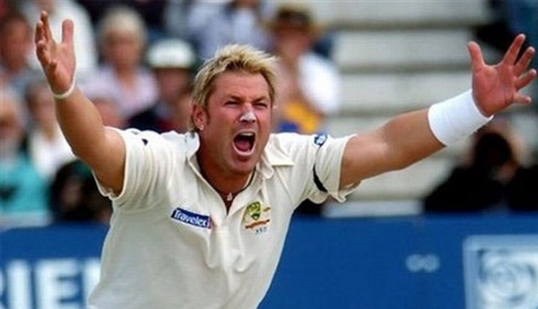 Shane Warne gives bowling advice on Twitter