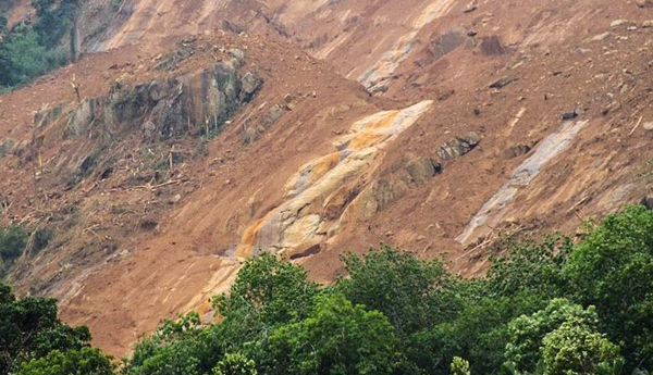 Landslide Warnings to 5 Districts