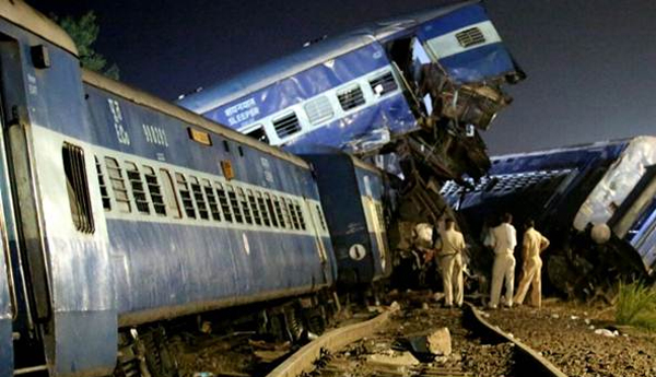 Utkal Express Derails in Uttar Pradesh: 20 Die, Over 80 Injured As 14 Coaches Go Off Track