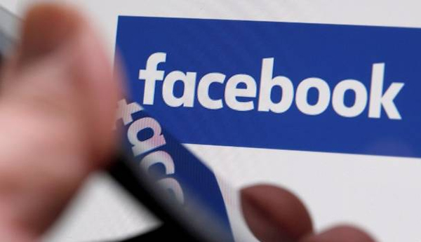 Facebook Losing Teens to Instagram-Snapchat: Forecast