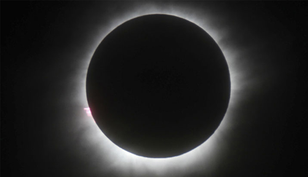 Solar Eclipse 2017 LIVE: Americans Gaze in Wonder As Full-Blown Eclipse Underway In Oregon