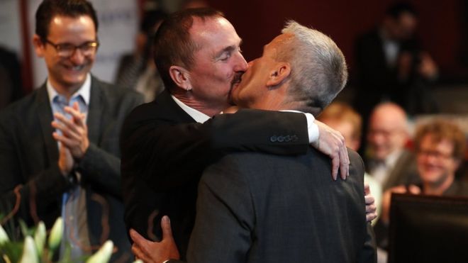 Germany Gay Marriage: Couple Are First To Marry Under New Law