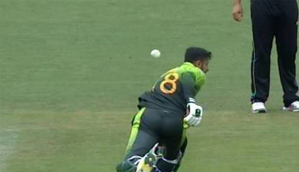 Shoaib Malik Shows Symptoms of Delayed Concussion After Being Hit On The Head