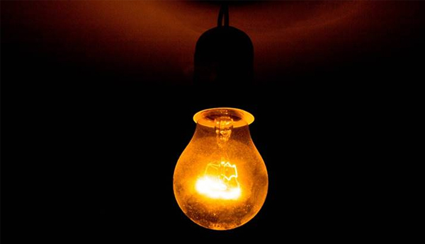 Heat Wave Leaves Thousands of Australian Homes Without Power