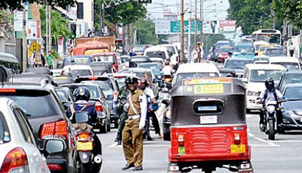 Traffic Congestion on High-level Road Due to Anti-SAITM  Protest March