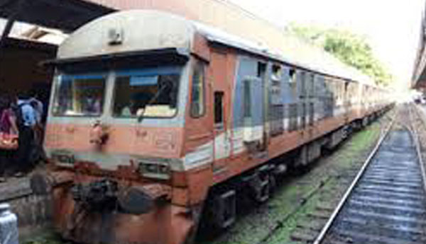 A Train Derailed Between Veyangoda & Gampaha