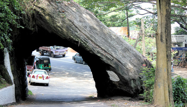 Due to Crack Kadugannawa Rock Tunnel  to be Closed