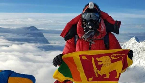 Johann Peries Successfully Summits Mount Everest