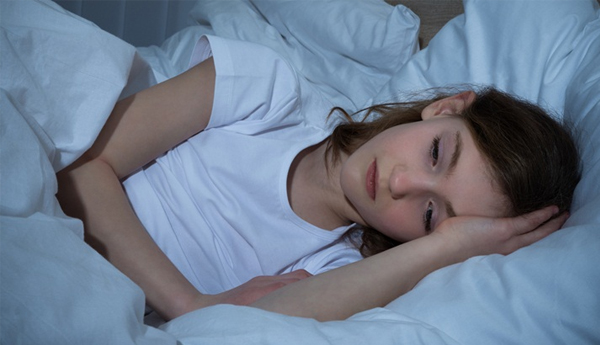 Teen Girls More Vulnerable To Sleep Changes in Adolescence