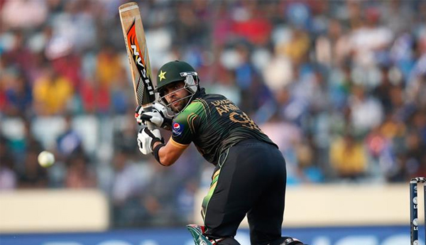 PCB Serve Notice to Umar Akmal for Not Reporting Spot-Fixing Approach