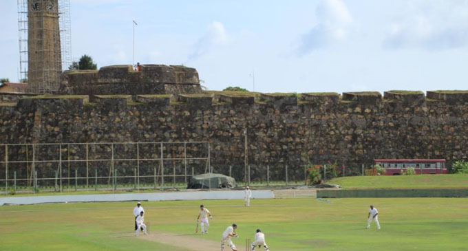 Thomians lose seven for 49 after Hapuhinna century Thomians lose seven for 49 after Hapuhinna century