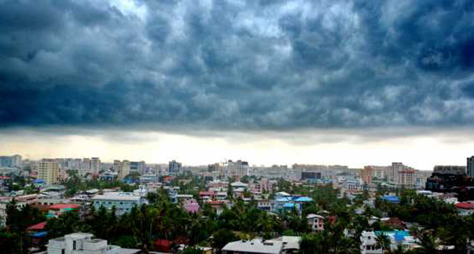 Heavy rain and lightning advisory issued