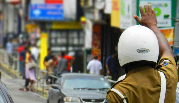 Police seek suggestions on curbing Colombo traffic