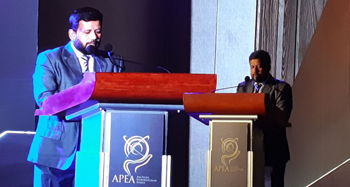 Minister Rishad urges Sri Lankan entrepreneurs to conquer global markets Minister Rishad urges Sri Lankan entrepreneurs to conquer global markets