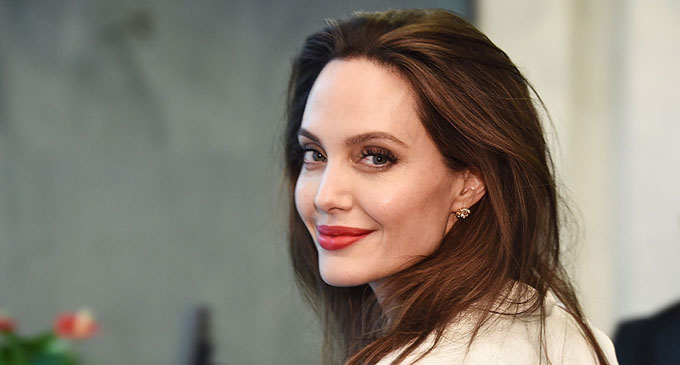 Angelina Jolie to star in, produce “The Kept”