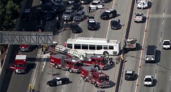 25 hospitalized, 5 serious, after Los Angeles highway crash