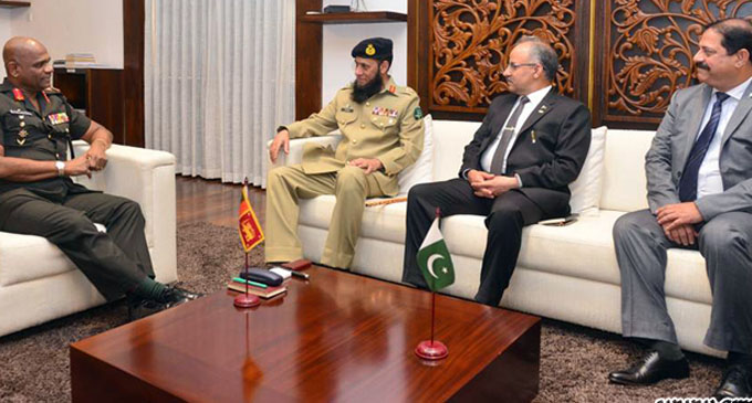 Pakistan Army’s Signal Chief, Army Commander hold talks on matters of mutual interest Pakistan Army’s Signal Chief, Army Commander hold talks on matters of mutual interest
