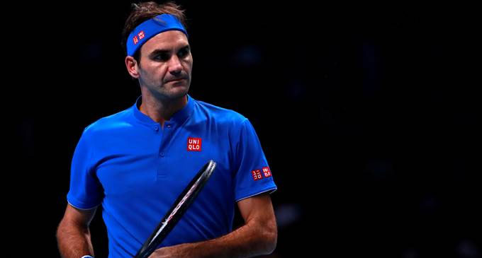 Roger Federer rebounds to keep ATP Finals hopes alive Roger Federer rebounds to keep ATP Finals hopes alive