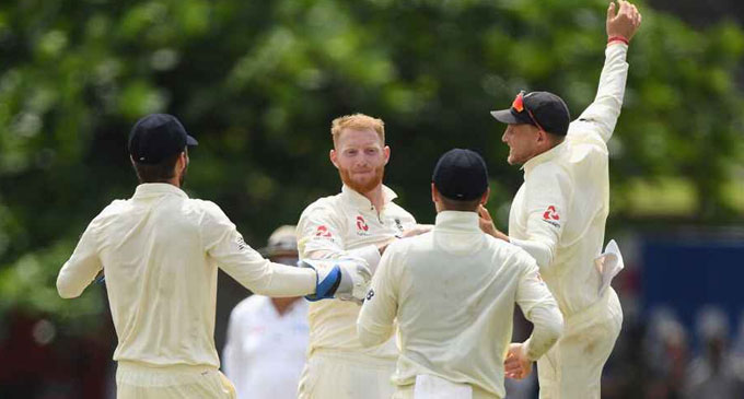 England chip away as Angelo Mathews battles for Sri Lanka